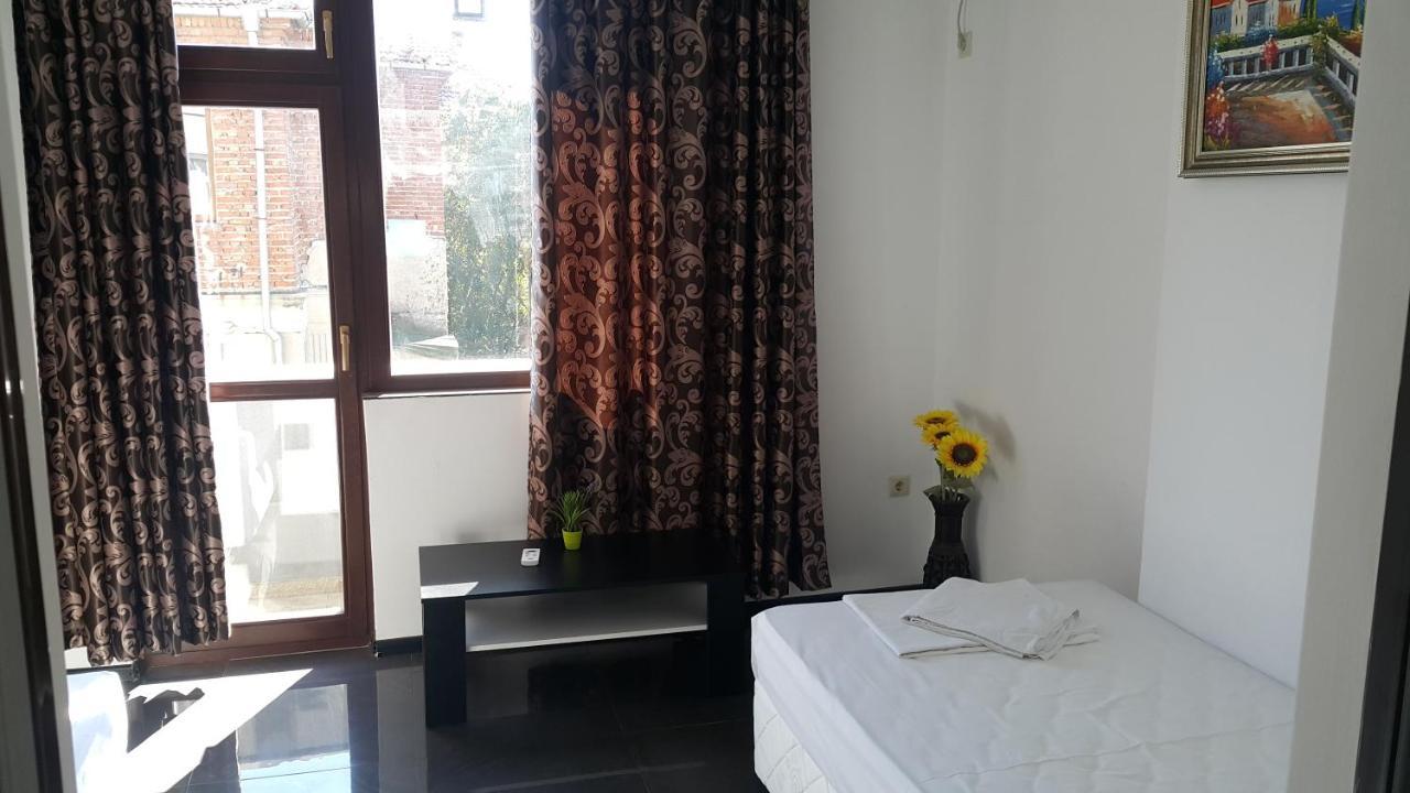 Central Beach Guest Rooms Burgas Exterior foto